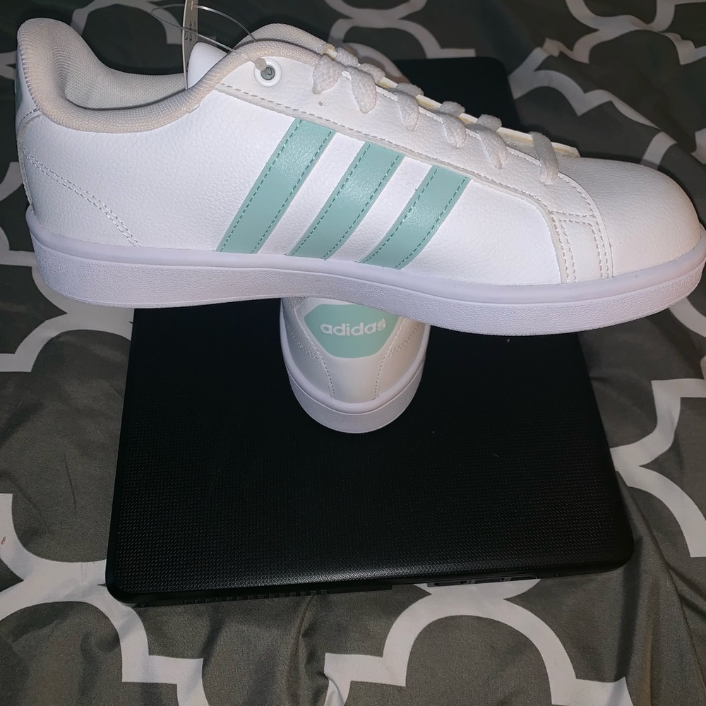 Women’s Adidas Tennis Shoes Sneakers